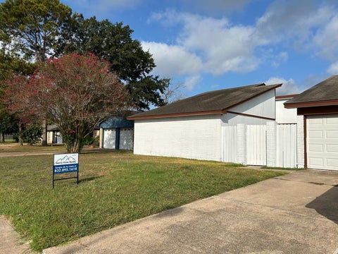 Photo of 11311 Angelique Drive, Houston, TX 77065 (MLS # 97098803)