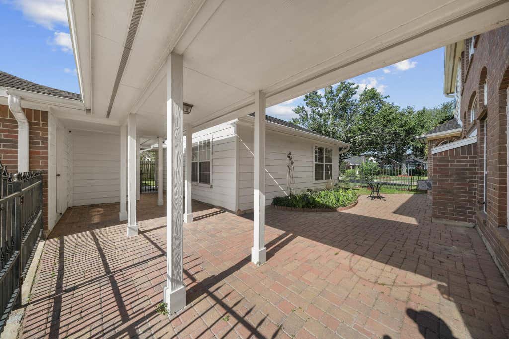 Photo of 1602 Orlando Street, Friendswood, TX 77546 (MLS # 10105787)
