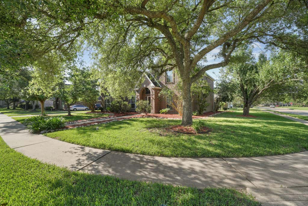 Photo of 1602 Orlando Street, Friendswood, TX 77546 (MLS # 10105787)