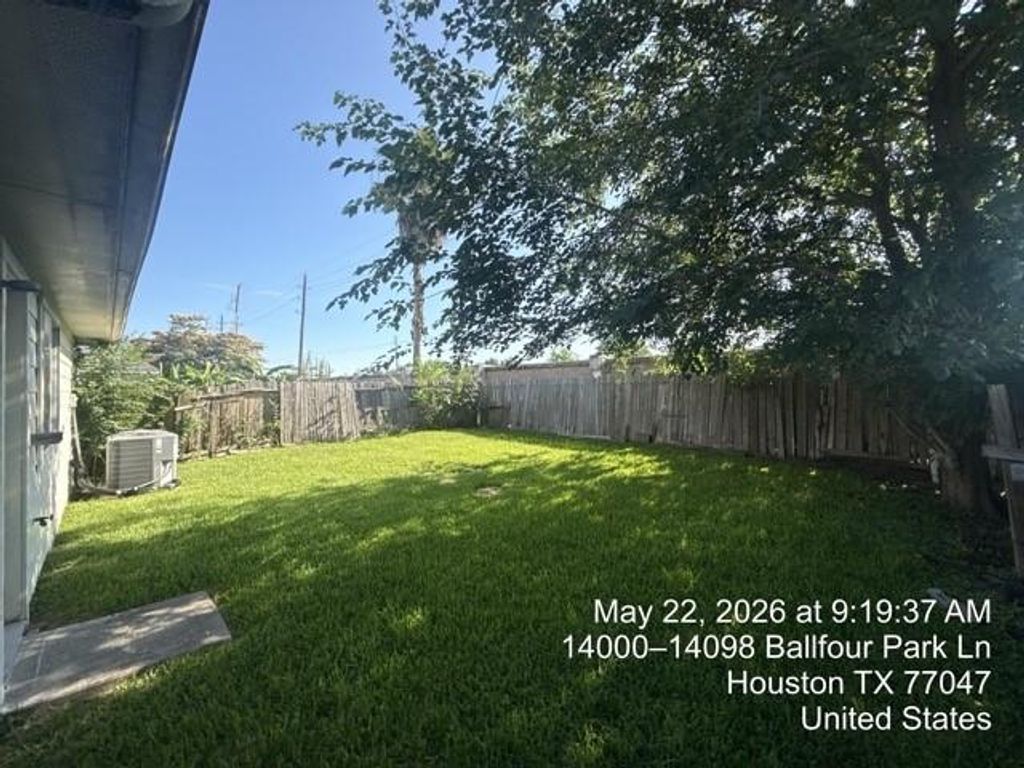 Photo of 14107 Ballfour Park Lane, Houston, TX 77047 (MLS # 39660469)