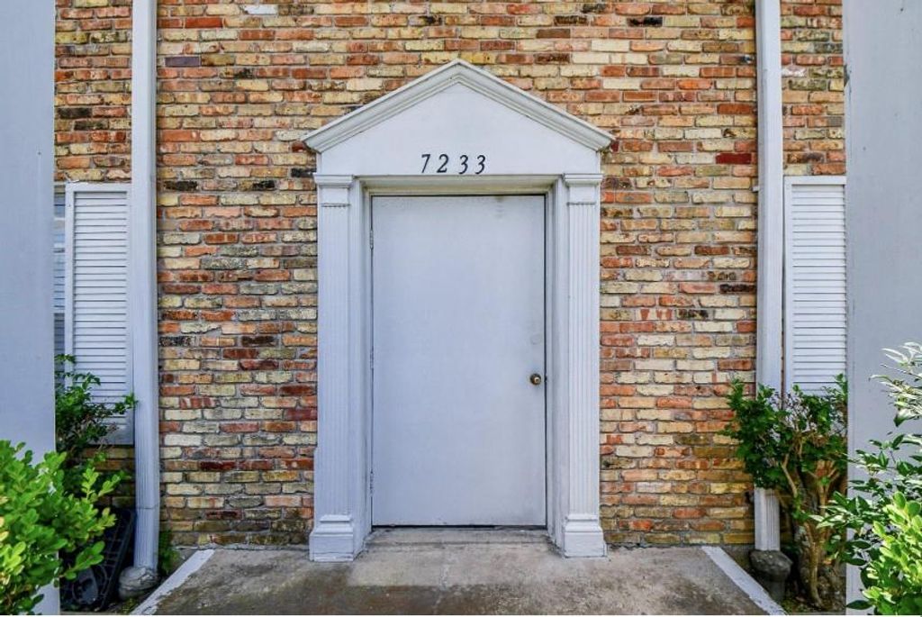 Photo of 7233 Beechnut Street #A, Houston, TX 77074 (MLS # 26723835)