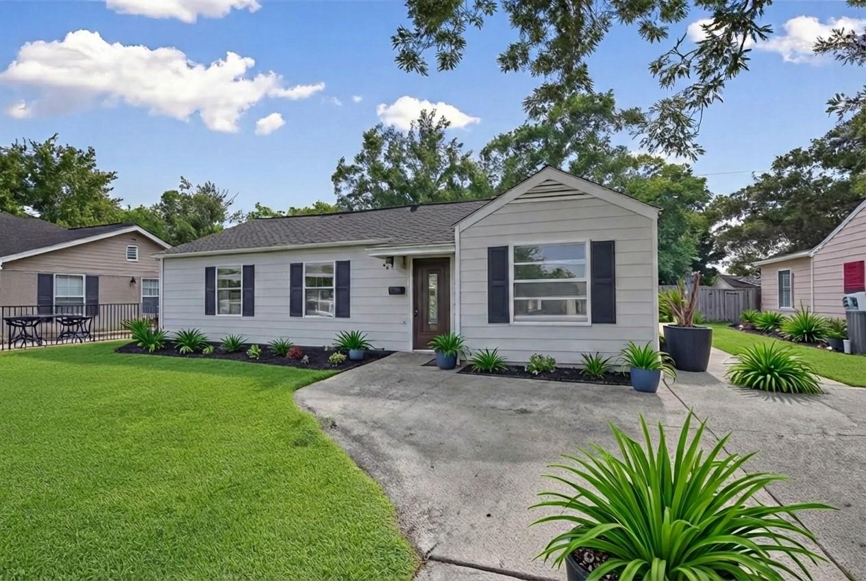 1722 Caspersen Drive