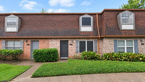 Photo of 9303 Hammerly Boulevard #406, Houston, TX 77080 (MLS # 4477156)