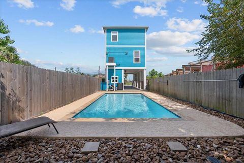 Photo of 1012 22nd Street Street #D, Dickinson, TX 77539 (MLS # 70523126)