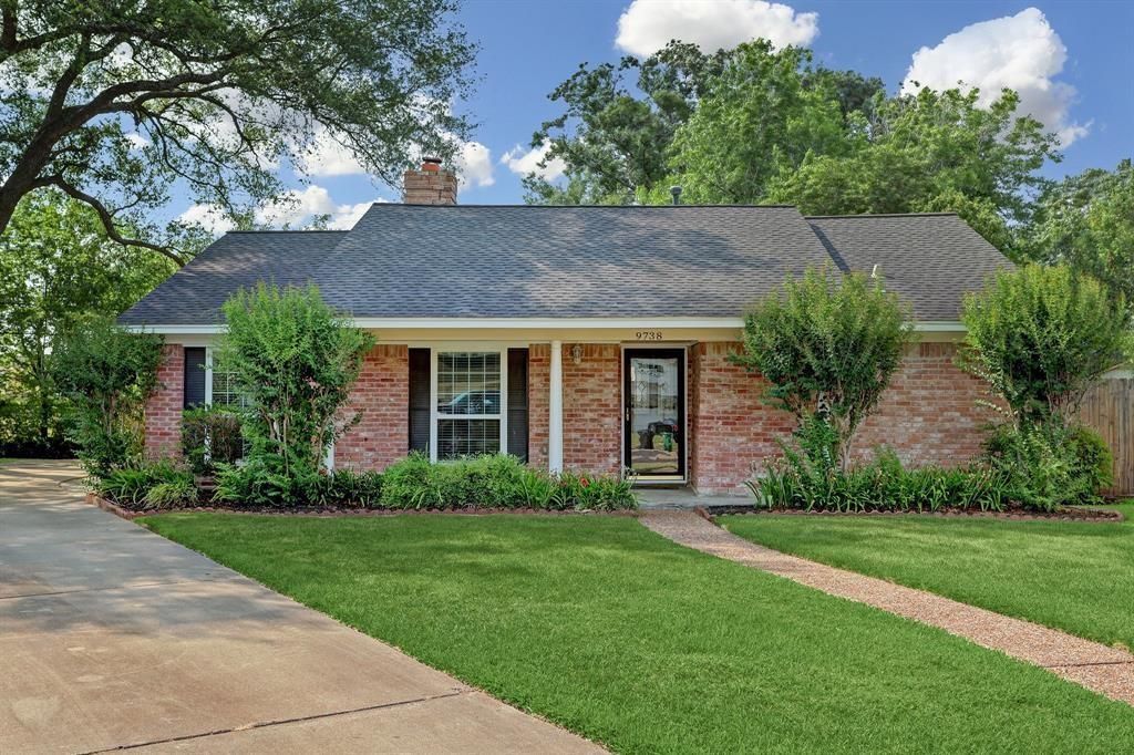 Photo of 9738 Derrik Drive, Houston, TX 77080 (MLS # 43952127)