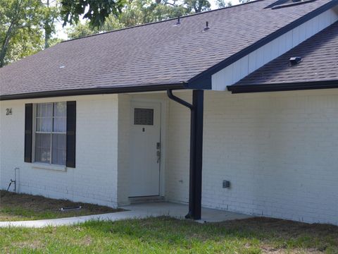 Photo of 214 Basswood Dr #B, Spring, TX 77386 (MLS # 96183047)