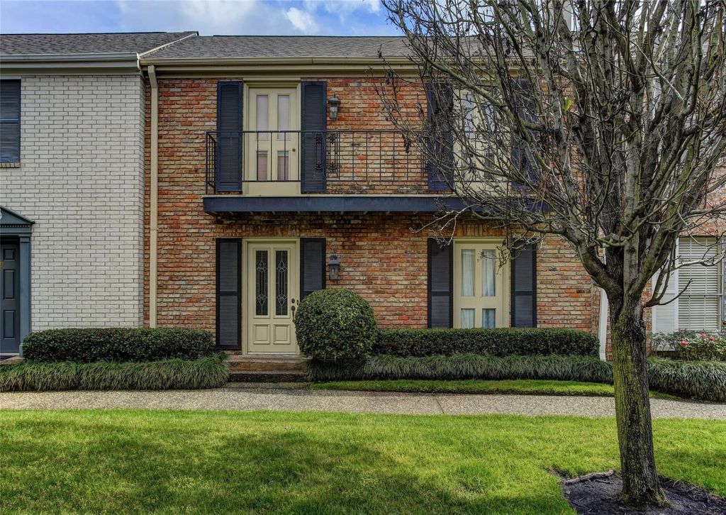 Photo of 2323 Augusta Drive #30, Houston, TX 77057 (MLS # 3536132)
