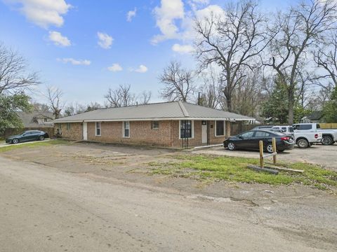 Photo of 300 Cedar Bend, Crockett, TX 75835 (MLS # 59291197)