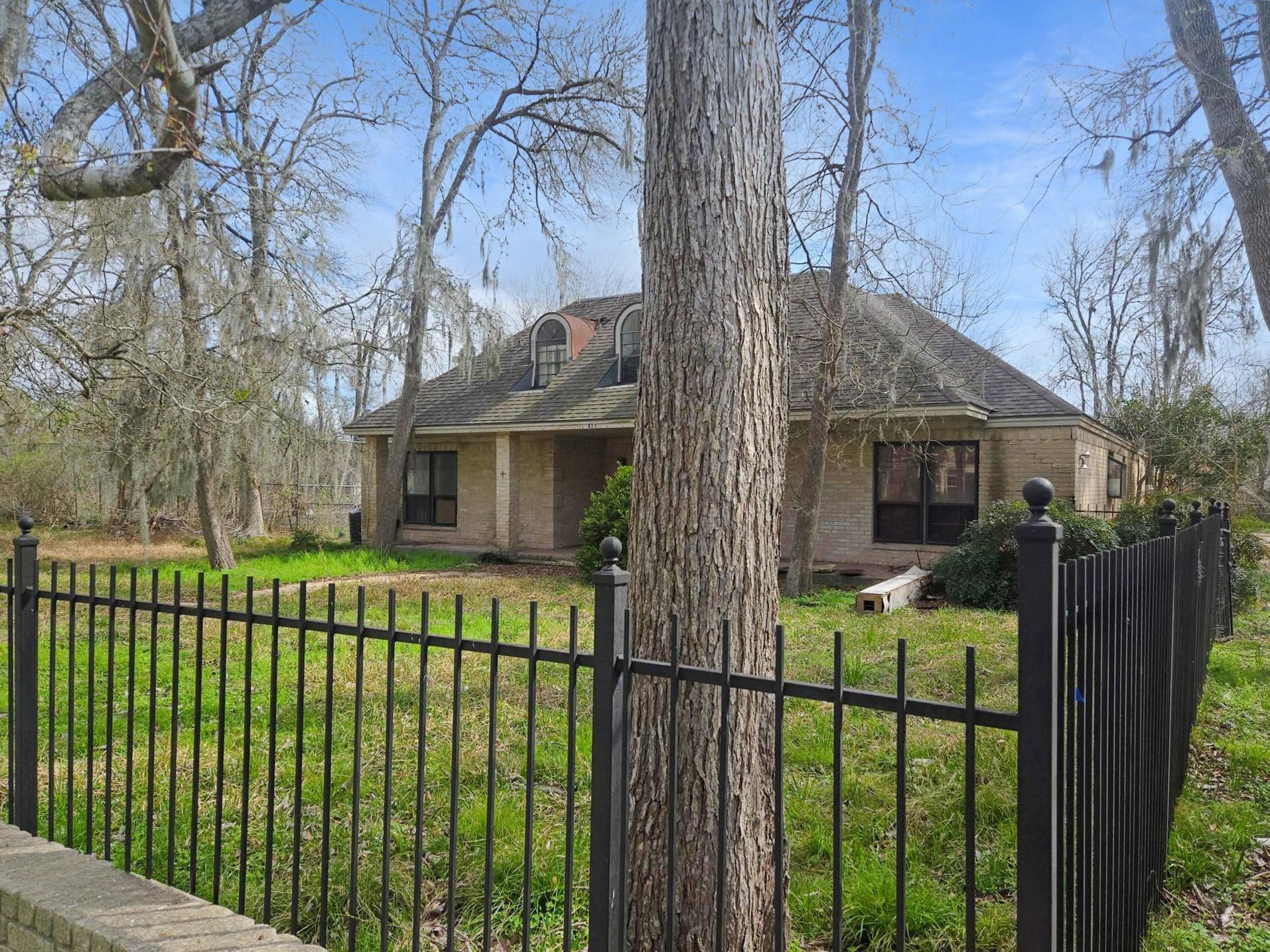 15823 Oleta Lane