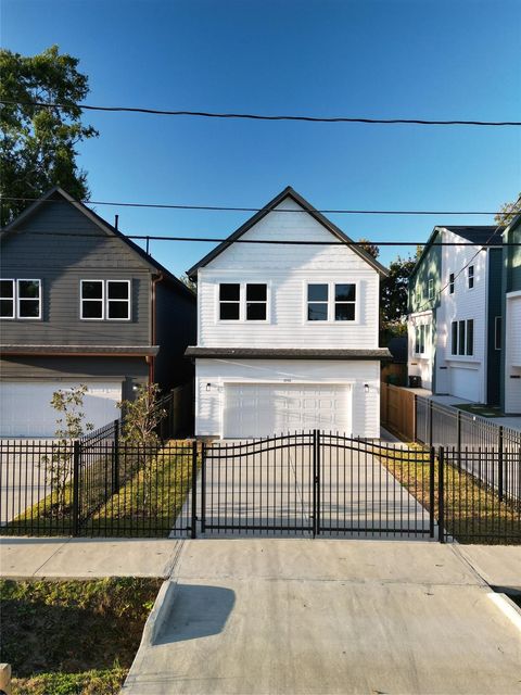 Photo of 1050 Marjorie Street, Houston, TX 77088 (MLS # 76532135)