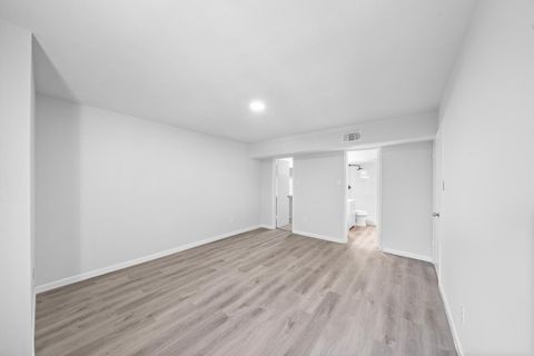 Tiny photo for 353 N Post Oak Lane #729, Houston, TX 77024 (MLS # 45492104)