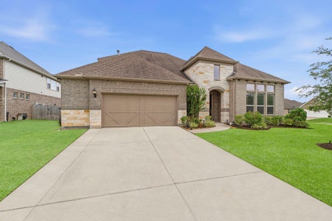 Homes For Sale - 3211 Parker Drive<br/> Pearland, TX 77584