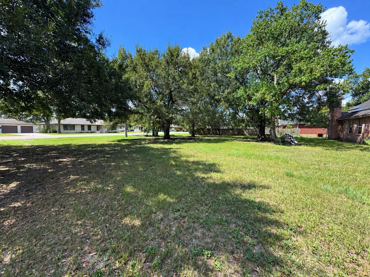 000 Elizabeth Ave