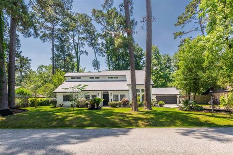Photo of 1302 Mustang Trail Trl, Houston, TX 77339 (MLS # 75721781)