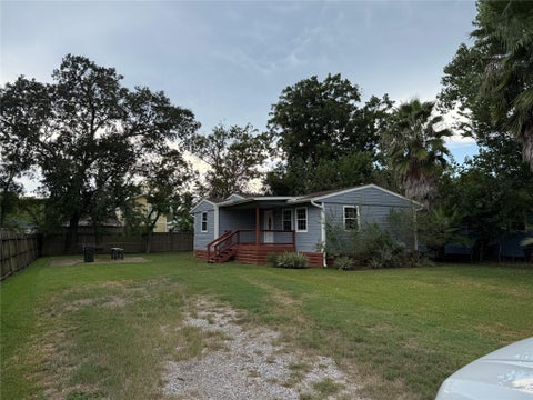 Homes For Sale - 4308 6th Street<br/> Bacliff, TX 77518