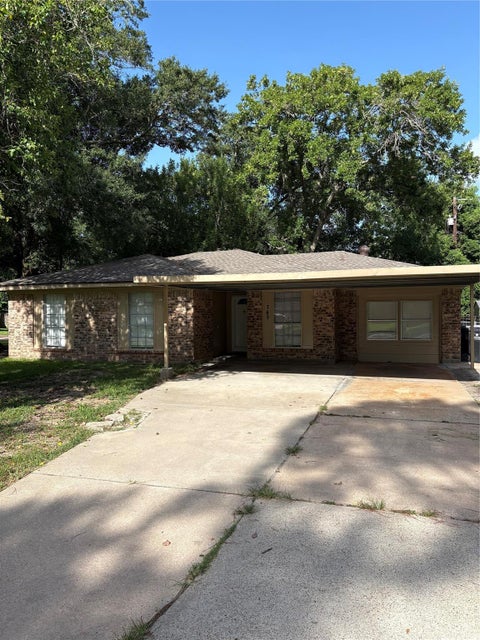 Photo of 745 Dezso Drive, Alvin, TX 77511 (MLS # 89246082)