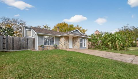 Photo of 11723 Boxhill Drive, Houston, TX 77066 (MLS # 47353715)