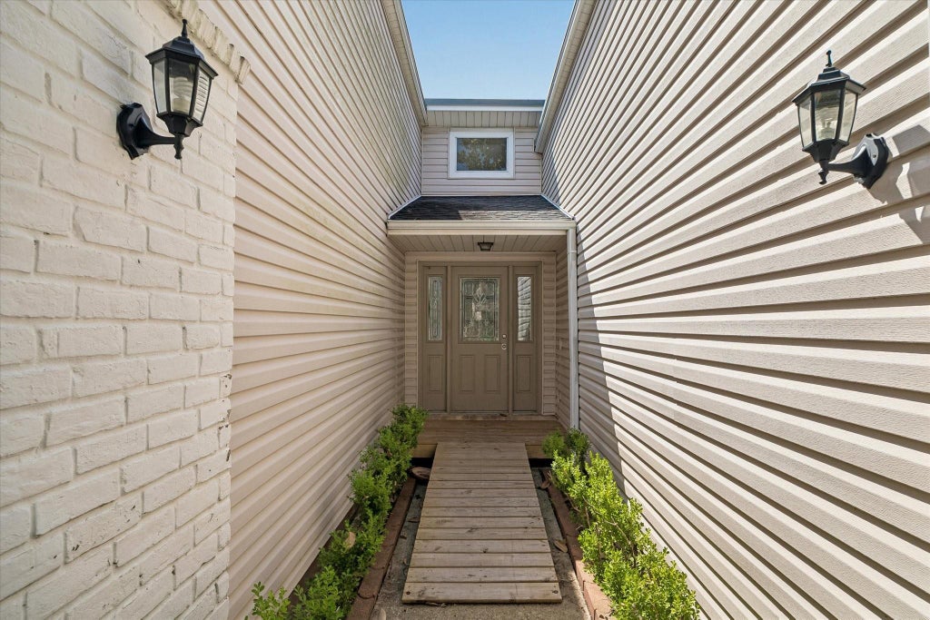 Photo of 4226 Willow Beach Drive, Houston, TX 77072 (MLS # 69989588)