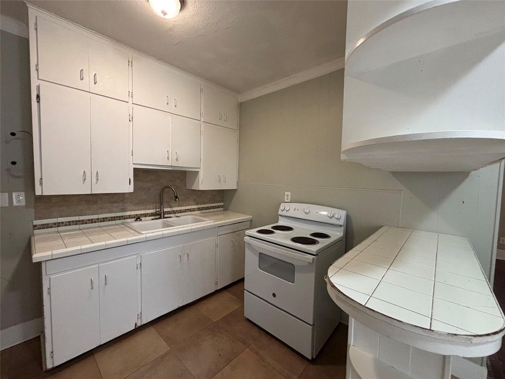 Photo of 2216 Avenue O 1/2 #UP, Galveston, TX 77550 (MLS # 51656783)