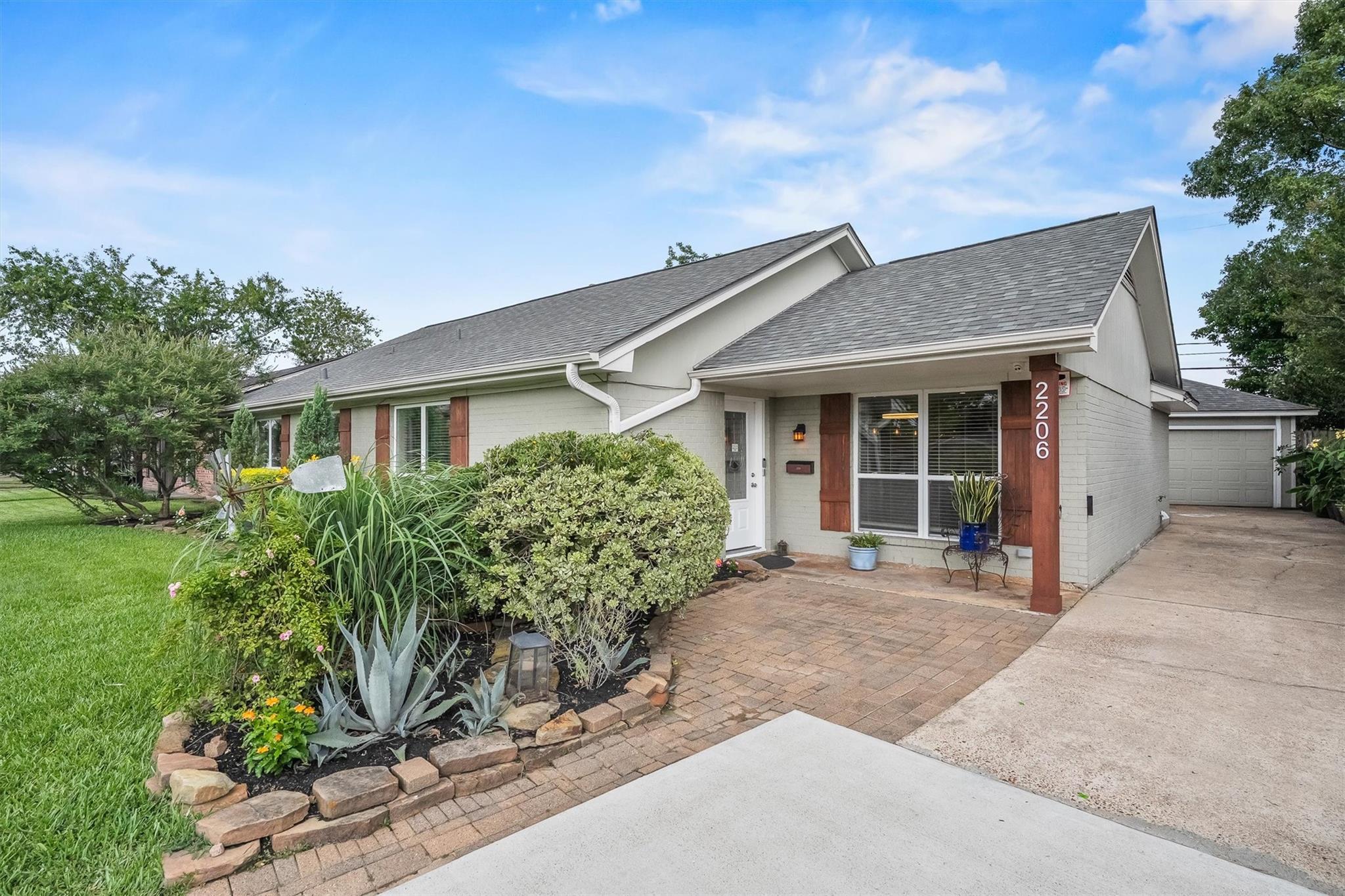 2206 Willowby Drive