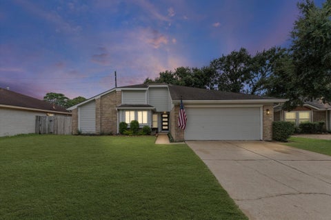 Photo of 21711 Park Bend Drive, Katy, TX 77450 (MLS # 38986369)