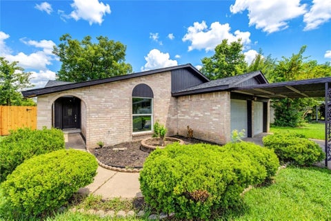 Photo of 12802 Murr Way, Houston, TX 77048 (MLS # 75161814)