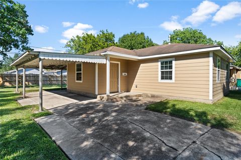 Photo of 1309 Glenn Avenue, Pasadena, TX 77506 (MLS # 41612275)