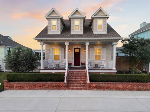 Photo of 10 Mariner Pass, Galveston, TX 77554 (MLS # 42128028)