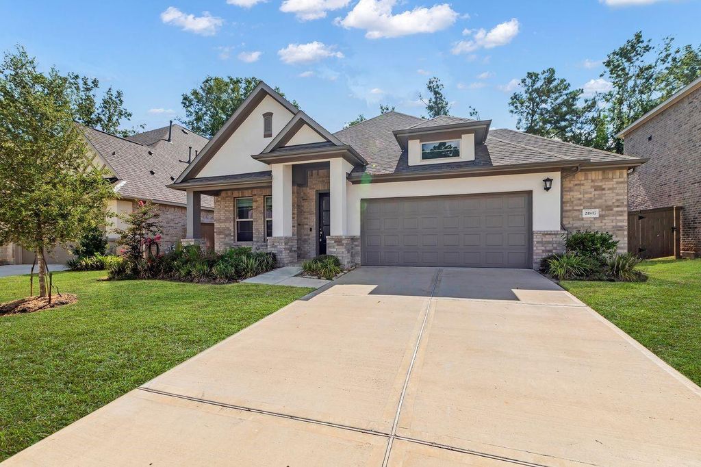 Photo of 21817 S Enchanted Rock Drive, Porter, TX 77365 (MLS # 83527281)