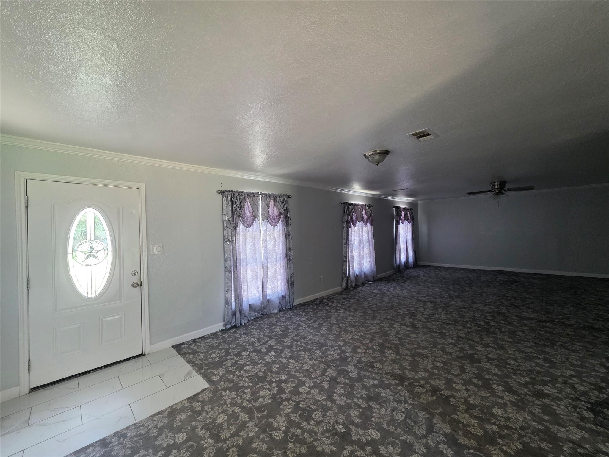 830 Hollycrest Drive