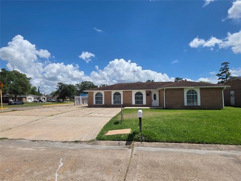 Photo of 830 Hollycrest Drive, Channelview, TX 77530 (MLS # 61193062)