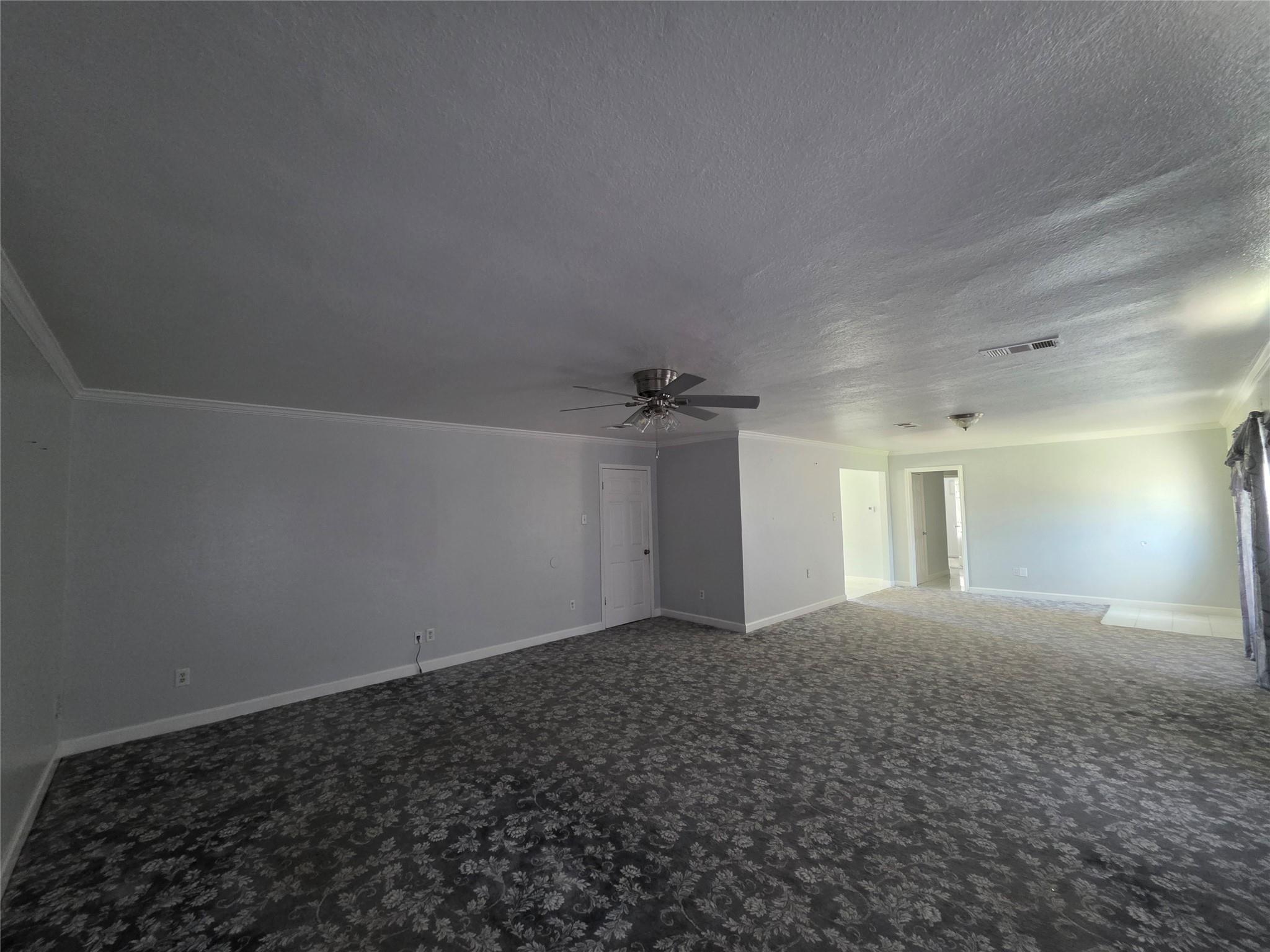 830 Hollycrest Drive