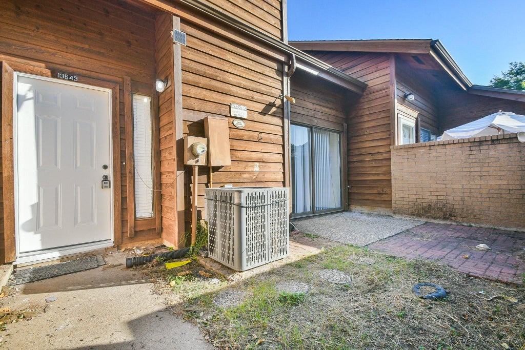 Photo of 13643 Garden Grove Court #295, Houston, TX 77082 (MLS # 94911437)