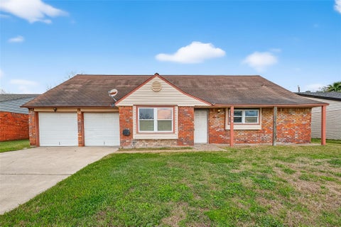 Photo of 512 Harold Lane, Baytown, TX 77521 (MLS # 56672726)