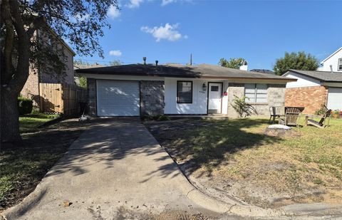 4306 Effie Street Bellaire TX 77401