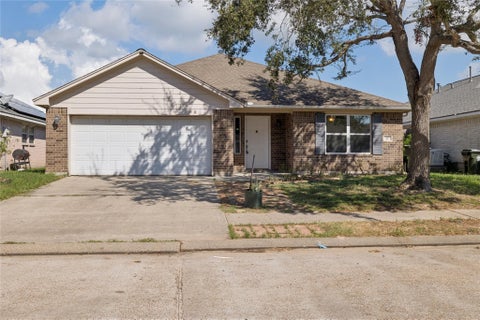 Photo of 11 Clara Barton Lane, Galveston, TX 77551 (MLS # 53729662)