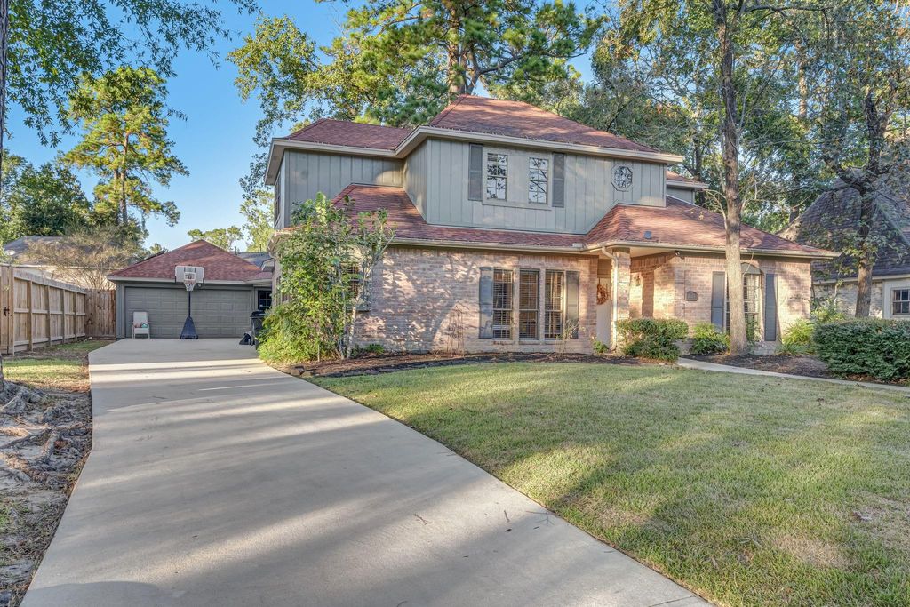 Photo of 2019 Lake Hills Drive, Houston, TX 77339 (MLS # 92908717)