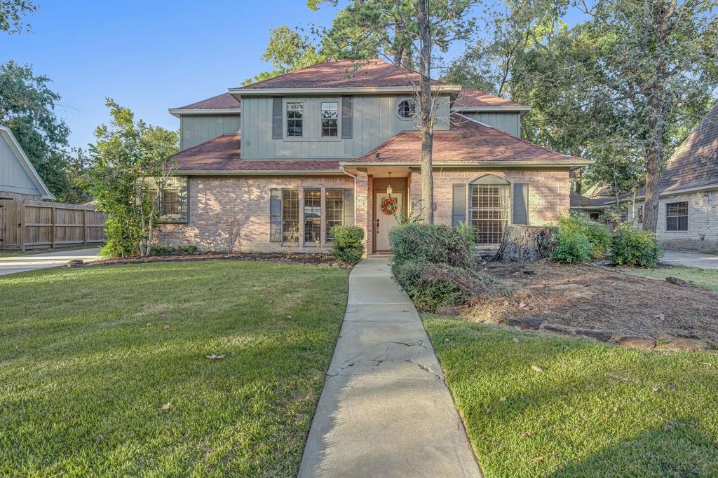 Photo of 2019 Lake Hills Drive, Houston, TX 77339 (MLS # 92908717)