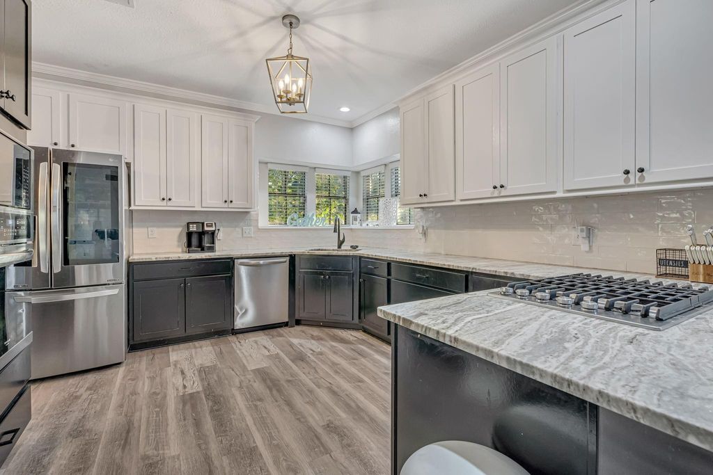 Photo of 2019 Lake Hills Drive, Houston, TX 77339 (MLS # 92908717)