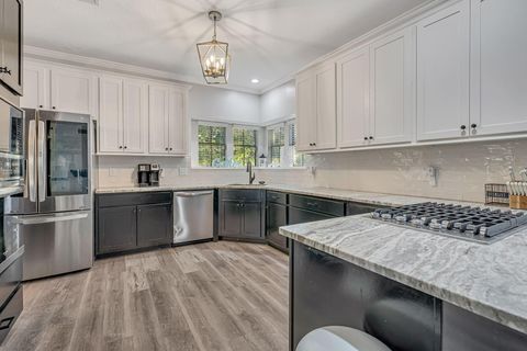 Photo of 2019 Lake Hills Drive, Houston, TX 77339 (MLS # 92908717)