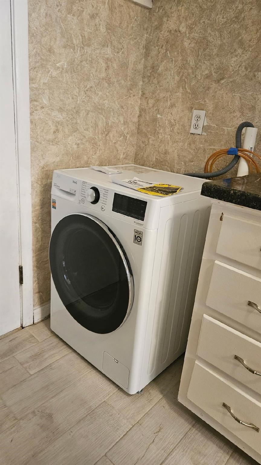 Houston, Texas 77057, United States, 2 Bedrooms Bedrooms, ,2 BathroomsBathrooms,Residential,Active,202751