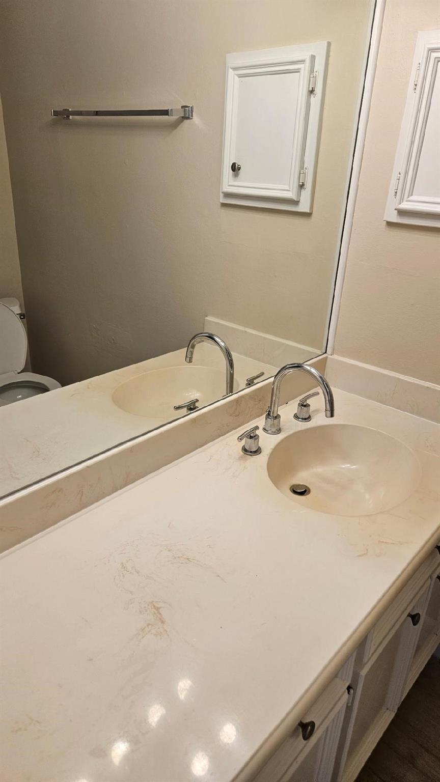 Houston, Texas 77057, United States, 2 Bedrooms Bedrooms, ,2 BathroomsBathrooms,Residential,Active,202751