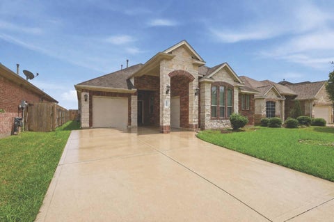 Photo of 13730 View Meadow Lane, Houston, TX 77034 (MLS # 32440228)