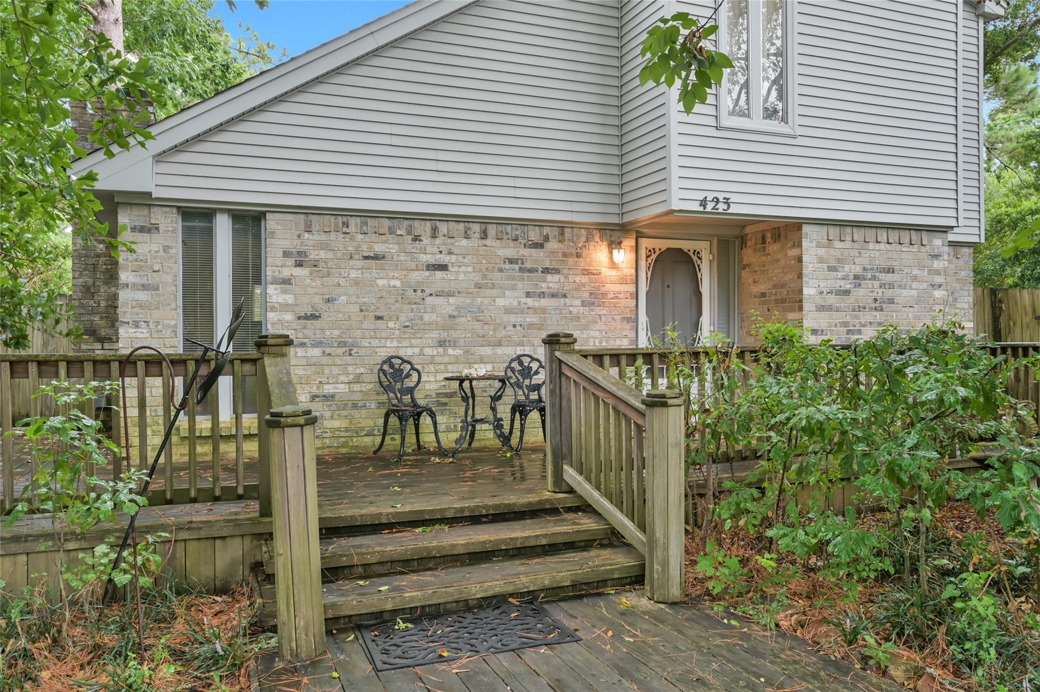 423 Paradise Lane