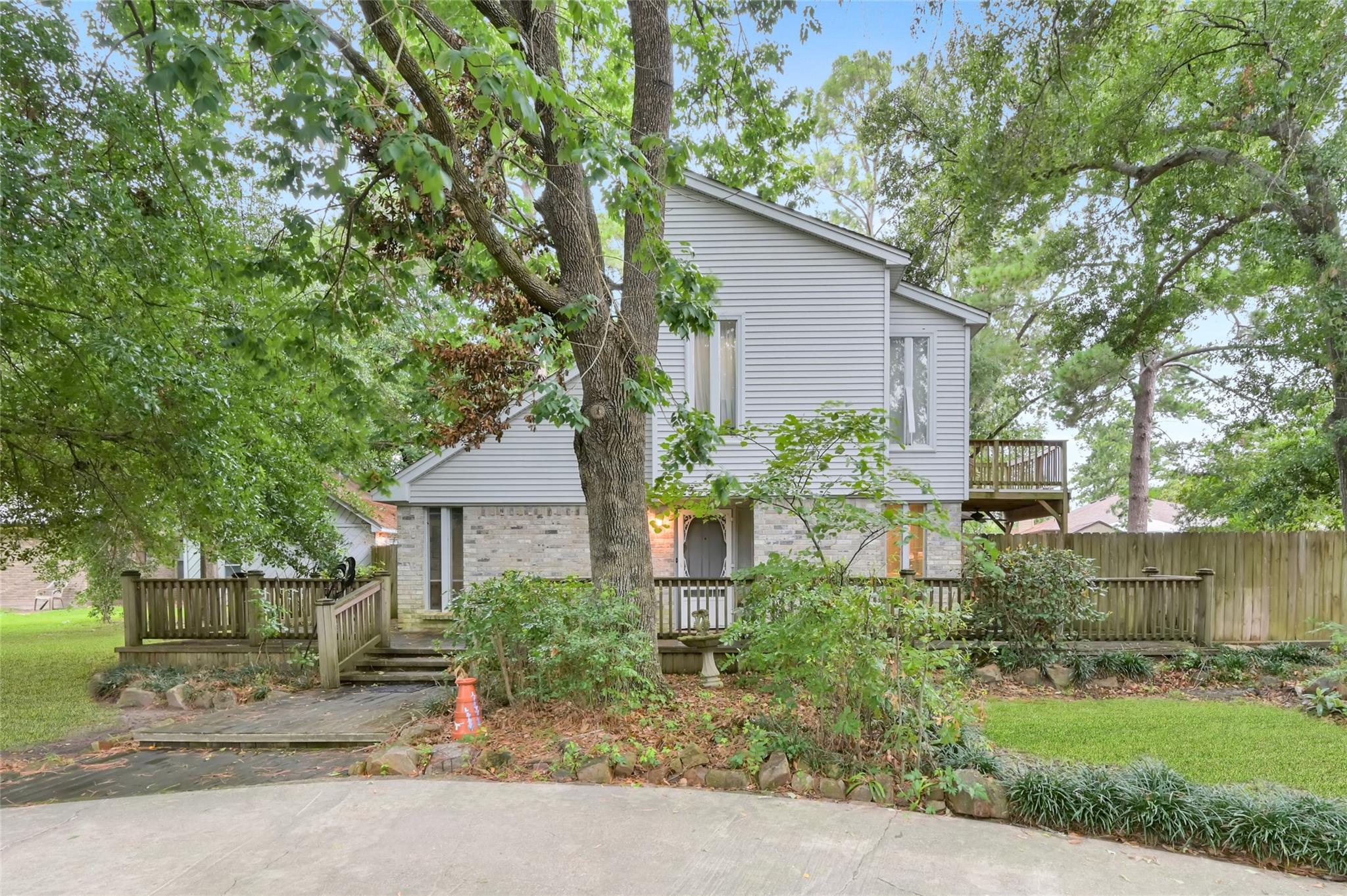 423 Paradise Lane
