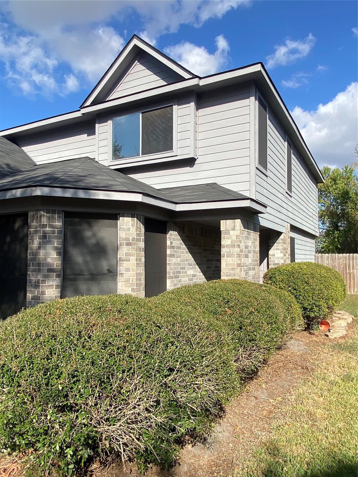 16302 Embry Hills Drive