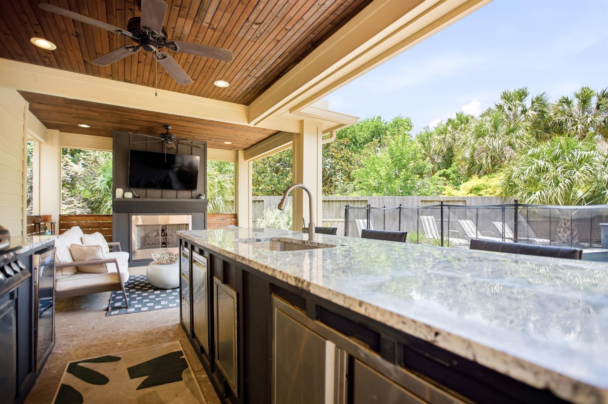 7722 Northwoods Drive