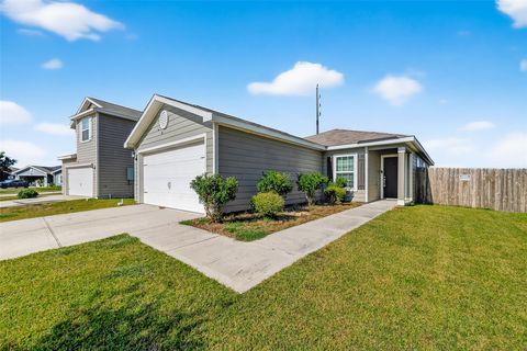 Photo of 5943 Snapping Turtle Road, Baytown, TX 77523 (MLS # 87740152)