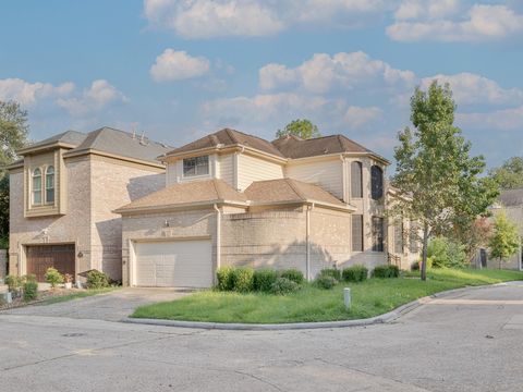 Photo of 12929 Kingsbridge Lane, Houston, TX 77077 (MLS # 32078310)