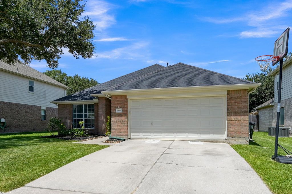 Photo of 18819 Atascocita Forest Drive, Humble, TX 77346 (MLS # 13513850)